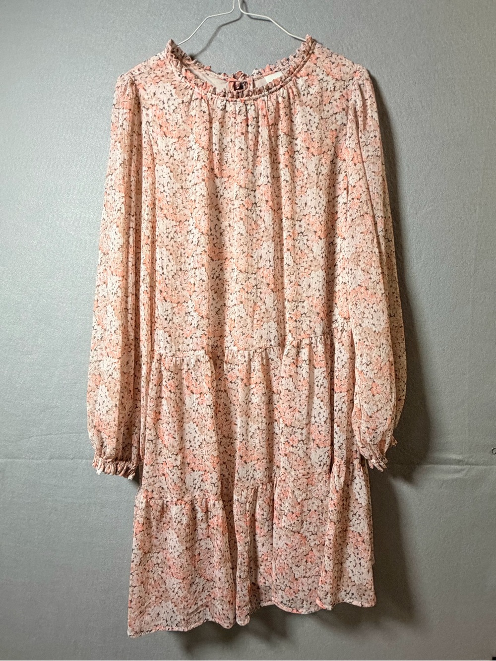 H&M Women’s Size L Floral Tiered Boho Dress Long Sleeve Tie Neck Peach Pink
